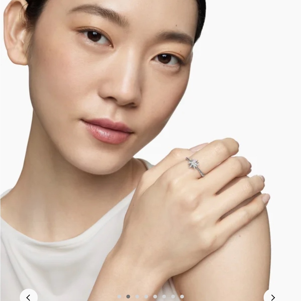 David Yurman Petite Starburst Ring with Diamonds - Picture 2 of 12